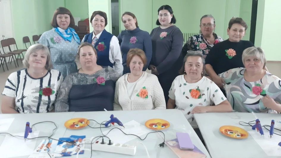 В Доме культуры села Беркут состоялось совместное заседание Женского клуба Кадрового центра «Работа России» по городу Ялуторовску и Ялуторовскому муниципальному округу и «Женского движения «Единой России» В Доме культуры села Беркут состоялось совместное заседание Женского клуба Кадрового центра «Работа России» по городу Ялуторовску и Ялуторовскому муниципальному округу и «Женского движения «Единой России»