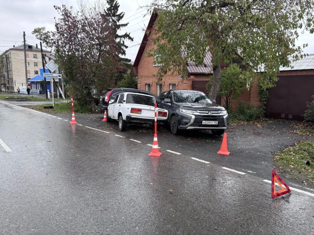 Из-за пьяного водителя в Тюмени пострадал ребенок и разбиты два автомобиля Из-за пьяного водителя в Тюмени пострадал ребенок и разбиты два автомобиля