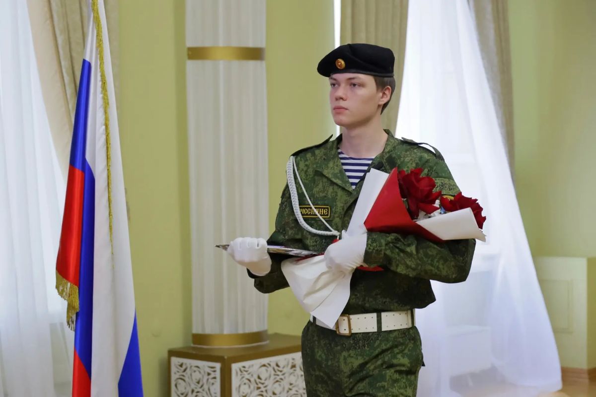 Сегодня с глубокой скорбью мы передали государственные награды семьям наших земляков, погибших при исполнении воинского долга Сегодня с глубокой скорбью мы передали государственные награды семьям наших земляков, погибших при исполнении воинского долга