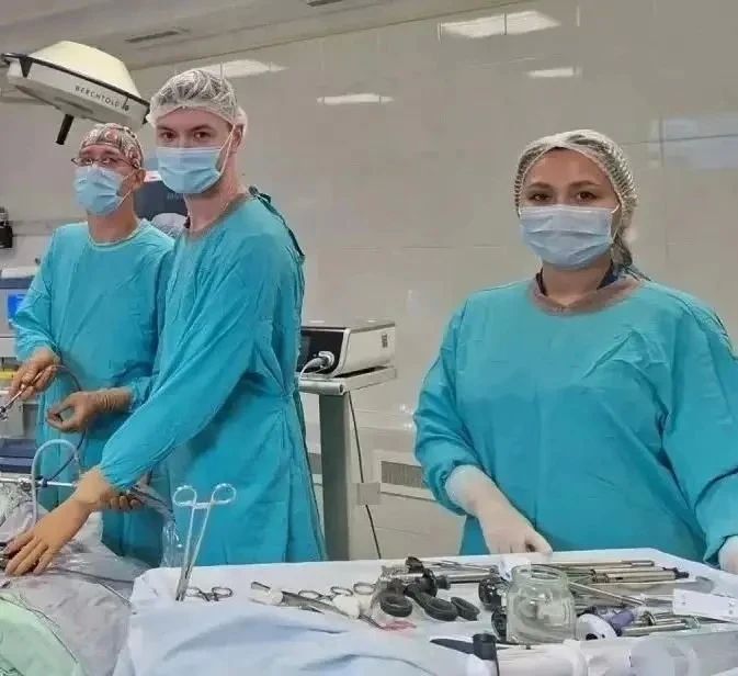 Тюменские врачи спасли тюменца от огромных камней в желчном