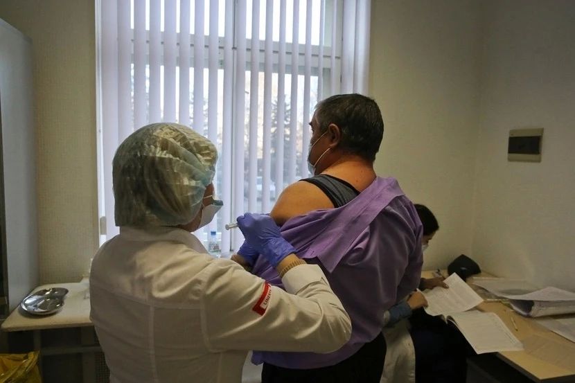 От гриппа вакцинировались 430 тысяч тюменцев