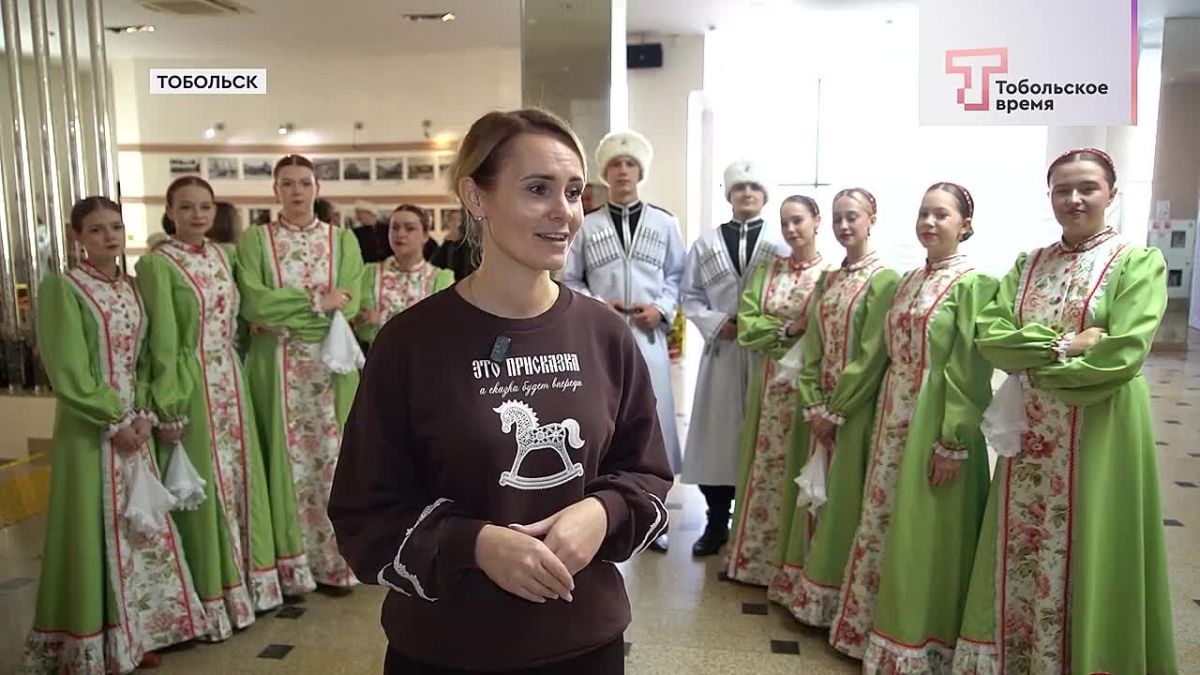 Яркие наряды, эмоциональные выступления и народный дух