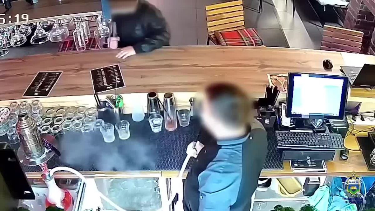 02В тюменскую полицию обратился сотрудник гастро-бара, расположенного по улице Республики