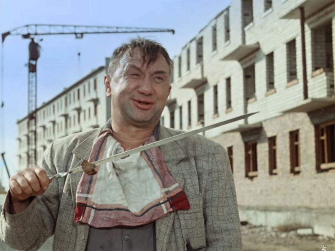 Шабашник из Тольятти с помощью ChatGPT обрушил ямальский бизнес и отсудил почти 3,5 млн рублей за подвёрнутую ногу на стройке