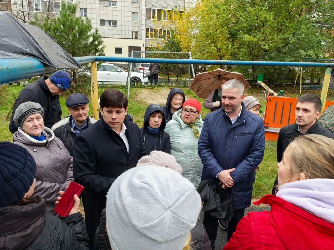Мгновенная реакция. Сегодня директор департамента ЖКХ Тюменской области Семён Тегенцев участвовал в прямом эфире радио Вести ФМ. В студию позвонила жительница дома по ул. Червишевский тракт, 31 Анна Ровкина Мгновенная реакция. Сегодня директор департамента ЖКХ Тюменской области Семён Тегенцев участвовал в прямом эфире радио Вести ФМ. В студию позвонила жительница дома по ул. Червишевский тракт, 31 Анна Ровкина