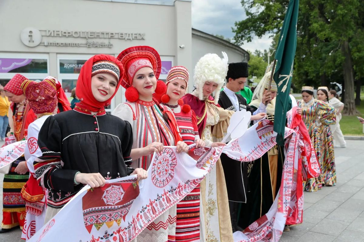 Поддержка и достижения молодых: что ждет гостей Молодежного дня Международной недели «Народы России»