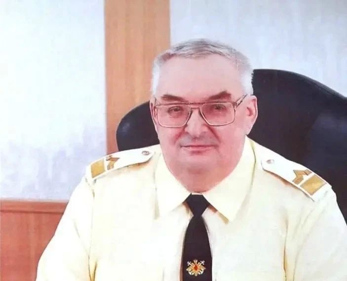 Поздравил Почётного гражданина Тобольска Виктора Владимировича Зырина с Днём рождения Поздравил Почётного гражданина Тобольска Виктора Владимировича Зырина с Днём рождения