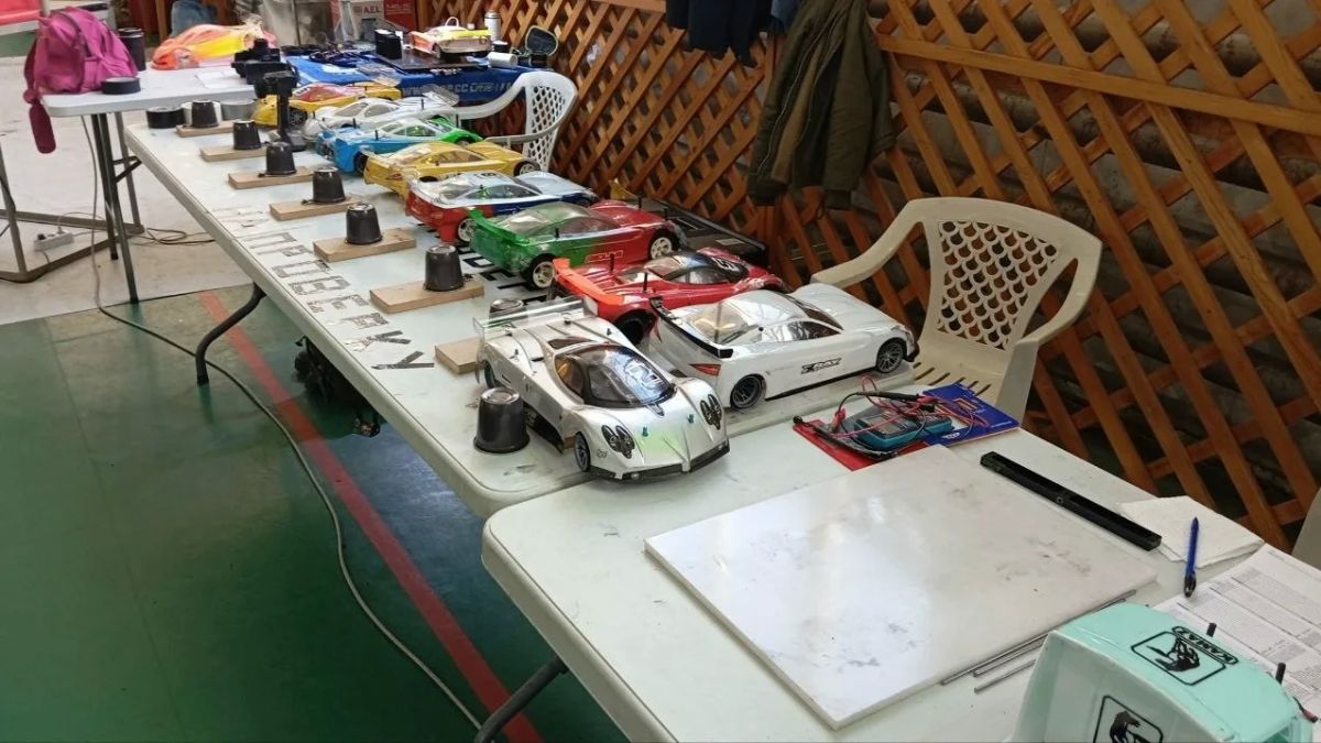 С 17 по 18 октября на базе спортивного комплекса «Юность» в Ишиме пройдет первый этап региональных соревнований по автомодельному спорту в классах радиоуправляемых моделей на закрытой трассе