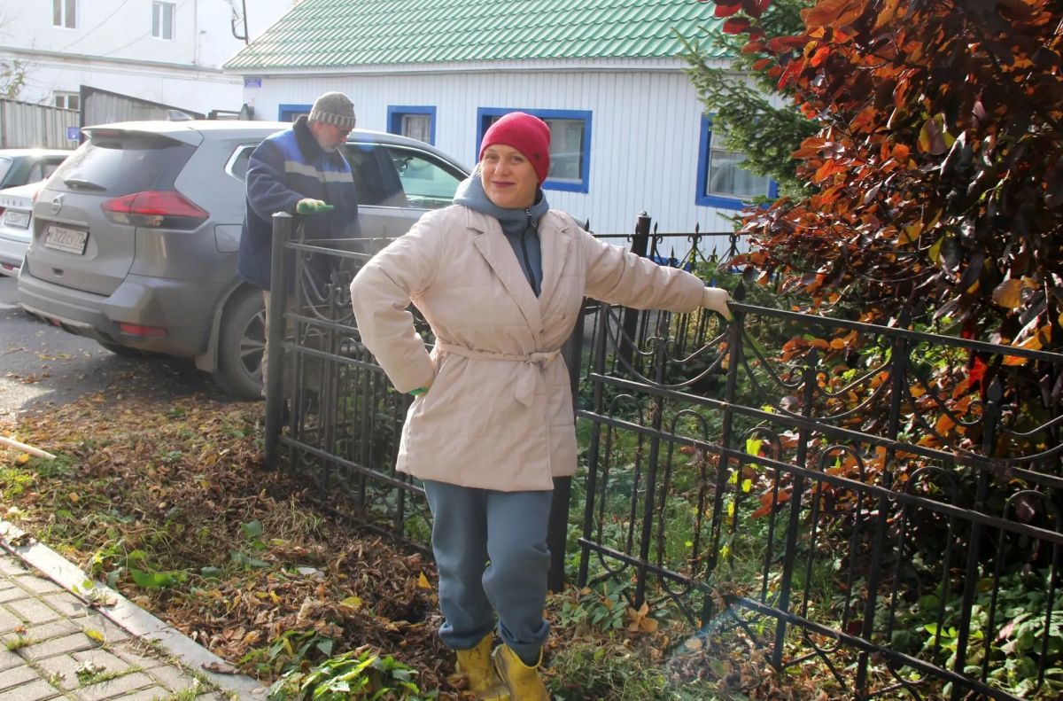 Тобольские учёные провели санитарную очистку территории учреждения Тобольские учёные провели санитарную очистку территории учреждения