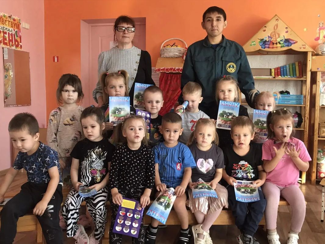 ПОЖАРНЫЕ ТЮМЕНСКОЙ ОБЛАСТИ НАУЧИЛИ ДЕТЕЙ ПРАВИЛАМ БЕЗОПАСНОСТИ ПОЖАРНЫЕ ТЮМЕНСКОЙ ОБЛАСТИ НАУЧИЛИ ДЕТЕЙ ПРАВИЛАМ БЕЗОПАСНОСТИ