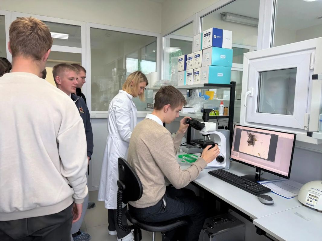Ученики агрокласса посетили Лабораторию НИИСХ Северного Зауралья Ученики агрокласса посетили Лабораторию НИИСХ Северного Зауралья