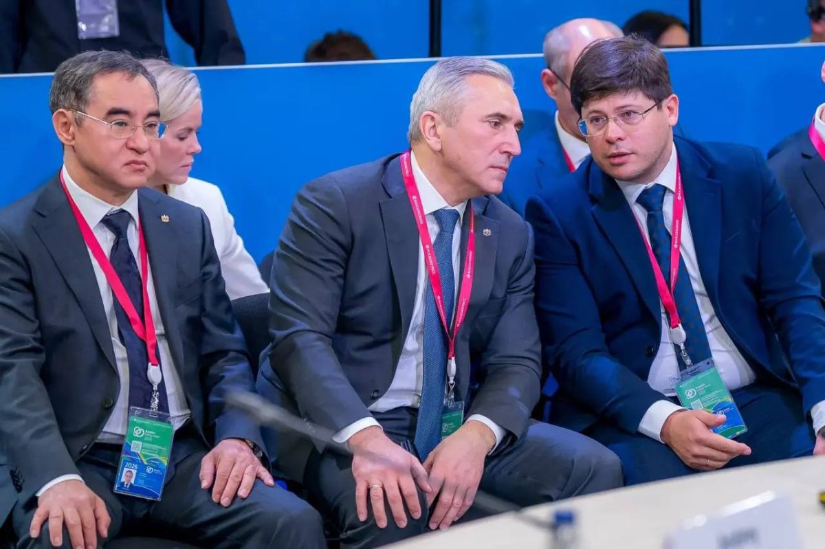 Александр Моор сегодня работает в Москве: вместе с делегацией Тюменской области он участвует в Международном форуме «Российская энергетическая неделя» Александр Моор сегодня работает в Москве: вместе с делегацией Тюменской области он участвует в Международном форуме «Российская энергетическая неделя»