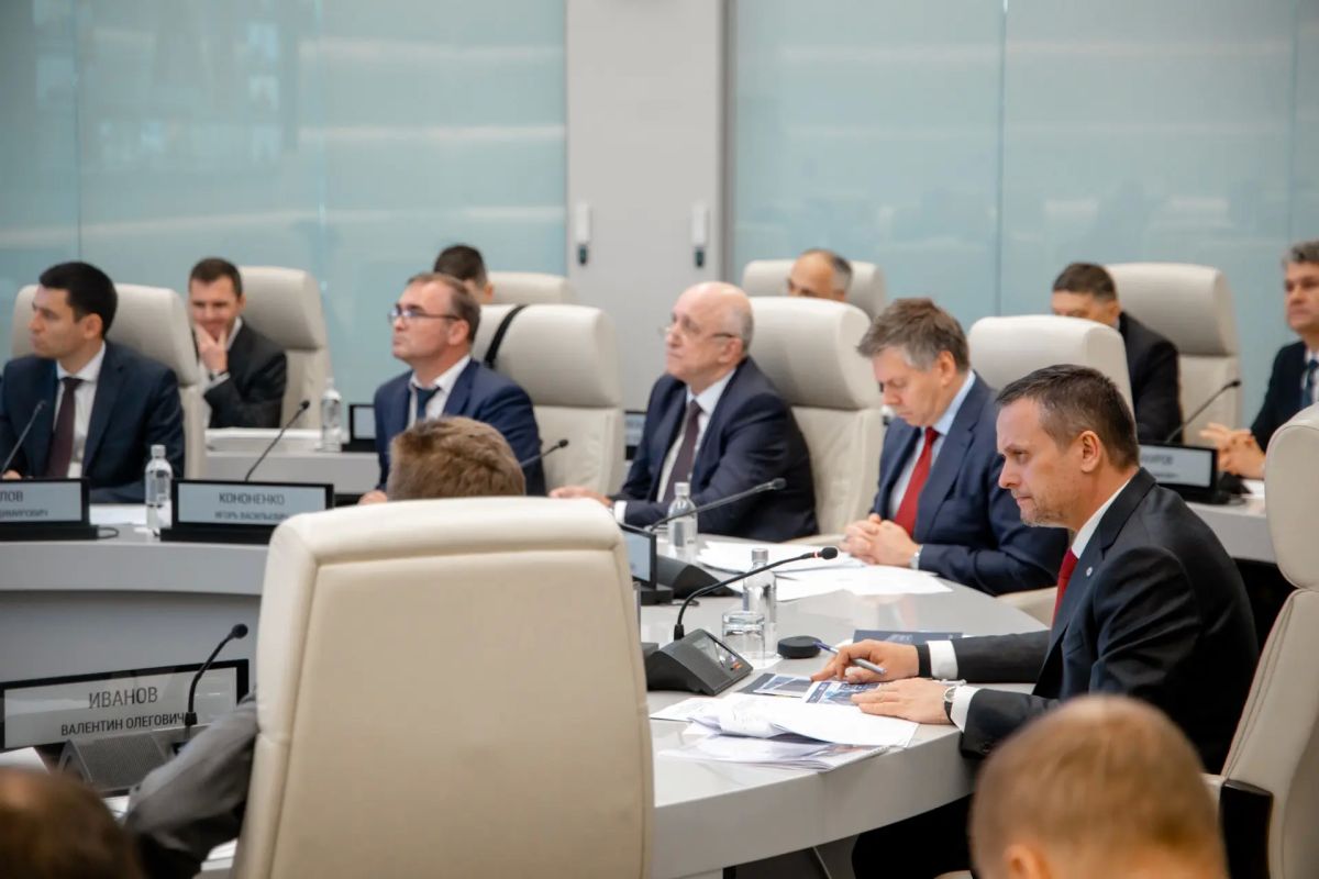 Министр транспорта РФ Андрей Никитин провел совещание о развитии пунктов пропуска через госграницу РФ Министр транспорта РФ Андрей Никитин провел совещание о развитии пунктов пропуска через госграницу РФ