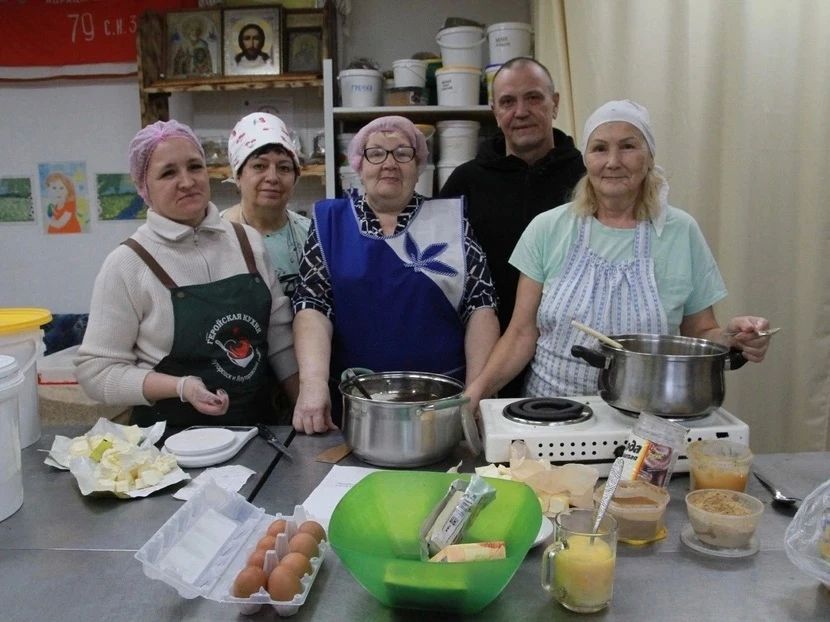 Центр волонтеров «Опорник»: борщ, печенье и вера в победу Центр волонтеров «Опорник»: борщ, печенье и вера в победу