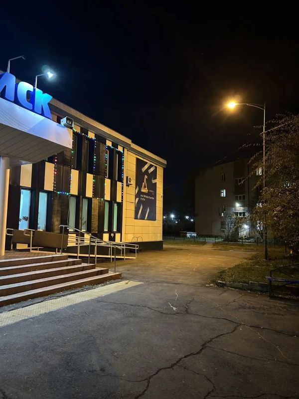 Управа Ленинского округа запустила освещение у ДК «Поиск» в Антипино Управа Ленинского округа запустила освещение у ДК «Поиск» в Антипино