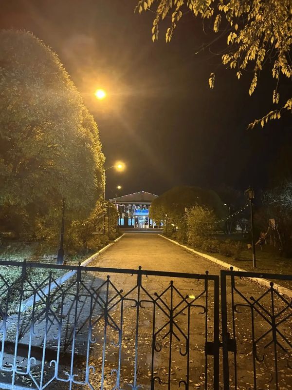 Управа Ленинского округа запустила освещение у ДК «Поиск» в Антипино