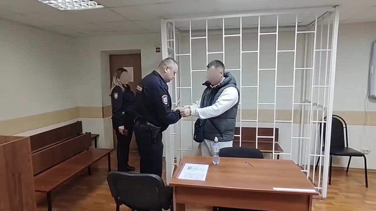 Житель Тобольска приговорён к полутора годам колонии за содействие телефонным мошенникам