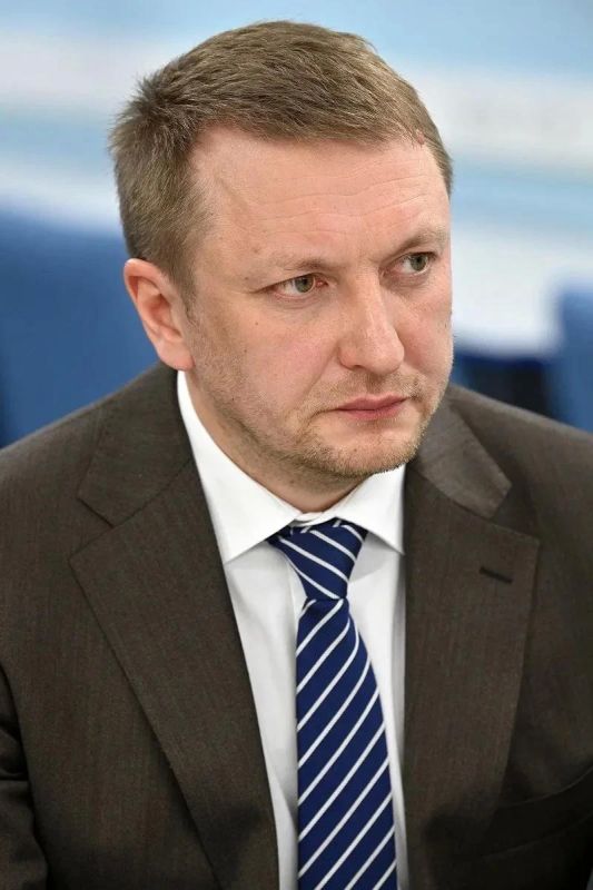 Заместитель Министра науки и высшего образования Российской Федерации Константин Могилевский представил на ученом совете Тюменского государственного университета исполняющего обязанности ректора Евгения Голубева