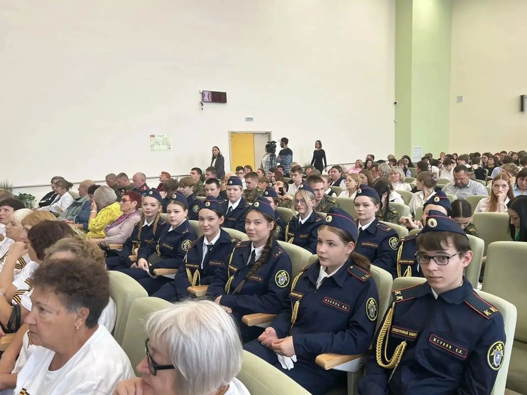 Кадеты СУ СК РФ по Тюменской области из Ишима приняли участие в патриотических и экологических мероприятиях Кадеты СУ СК РФ по Тюменской области из Ишима приняли участие в патриотических и экологических мероприятиях