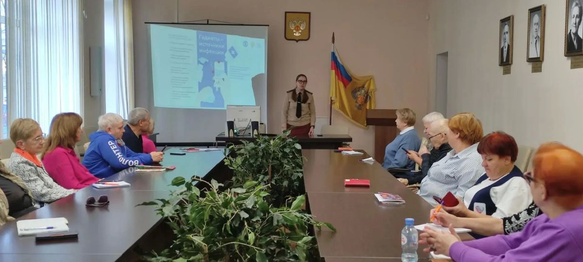 Сотрудники Управления Роспотребнадзора провели профилактический инструктаж для «бабушек особого назначения»