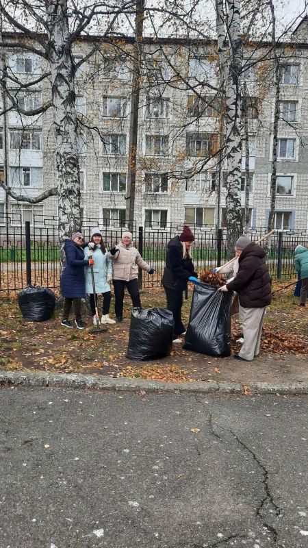 Тобольск становится чище! Общегородской субботник продолжается Тобольск становится чище! Общегородской субботник продолжается