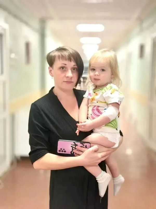Врачи ОКБ № 2 в Тюмени спасли годовалую девочку, вдохнувшую арахис