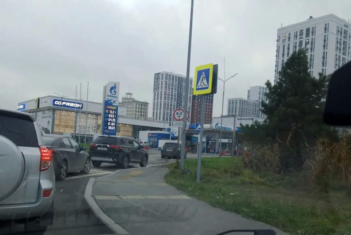 Наконецто с топливом в Тюменской области полегче стало! Об этом говорят водители в сети