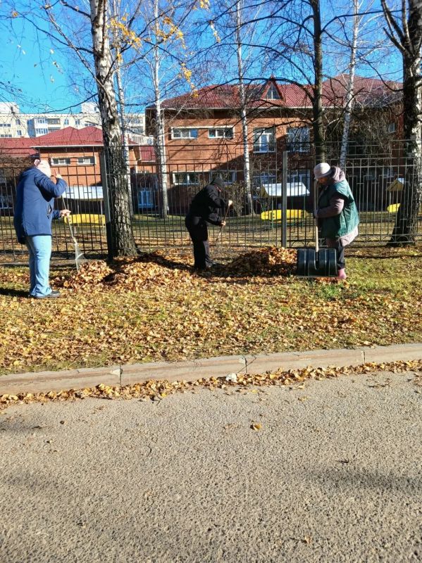 Тобольск становится чище! Общегородской субботник продолжается Тобольск становится чище! Общегородской субботник продолжается