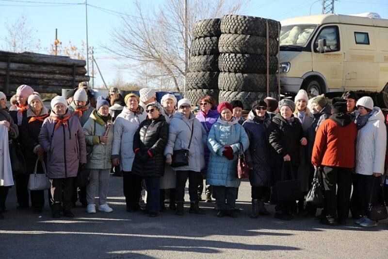 Из Тюмени отправили 46-й гуманитарный конвой в зону СВО Из Тюмени отправили 46-й гуманитарный конвой в зону СВО