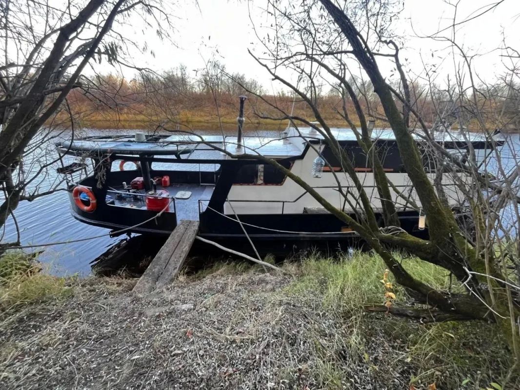 В Поморье задержали тюменца на самодельном катере: его подозревают в организации сети подпольных лабораторий В Поморье задержали тюменца на самодельном катере: его подозревают в организации сети подпольных лабораторий