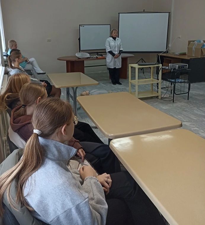 Профориентационная экскурсия в Областную больницу № 13 стала для восьмиклассников Исетской школы № 1 настоящим погружением в мир медицины Профориентационная экскурсия в Областную больницу № 13 стала для восьмиклассников Исетской школы № 1 настоящим погружением в мир медицины