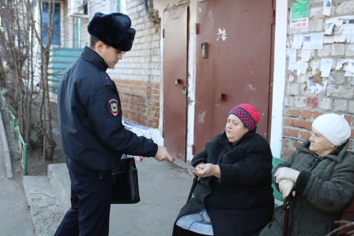 Младший лейтенант полиции из Межмуниципального отдела МВД России «Ялуторовский» первый год выполняет служебные обязанности участкового уполномоченного Младший лейтенант полиции из Межмуниципального отдела МВД России «Ялуторовский» первый год выполняет служебные обязанности участкового уполномоченного