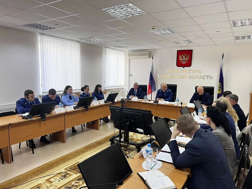 В прокуратуре Тюменской области под председательством заместителя прокурора области Андрея Горобченко состоялось межведомственное совещание, посвященное вопросам реализации программы капитального ремонта домов на территории... В прокуратуре Тюменской области под председательством заместителя прокурора области Андрея Горобченко состоялось межведомственное совещание, посвященное вопросам реализации программы капитального ремонта домов на территории...
