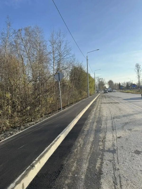 Максим Афанасьев: Более километра нового тротуара! Работы идут в направлении с/о «Ручеёк» (от поворота на дачи по Московскому тракту перед постом ГАИ до ул. Вокзальной п. Утешево). Это один из этапов большой работы Максим Афанасьев: Более километра нового тротуара! Работы идут в направлении с/о «Ручеёк» (от поворота на дачи по Московскому тракту перед постом ГАИ до ул. Вокзальной п. Утешево). Это один из этапов большой работы